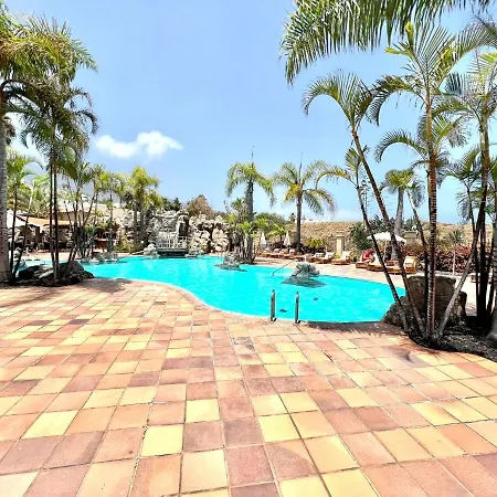 Increibles Vistas En Primera Linea Del Mar Con Piscina דירה *